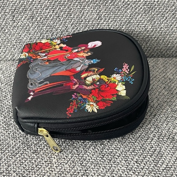 Disney Villains Black Cosmetic Bag - Picture 2 of 16